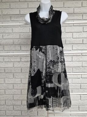 Tango Mango Black & Gray Artistic Dress – Size Large